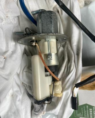 Gruppo pompa benzina z 750