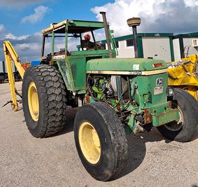 TRATTORE JOHN DEERE 3350 100 CAVALLI 4x4 TARGATO 