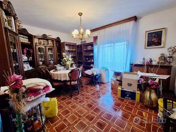 Appartamento di 100 m² con 4 locali e box auto a P