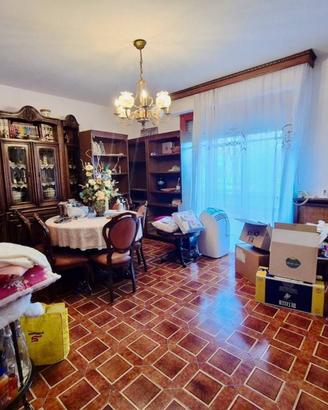 Appartamento di 100 m² con 4 locali e box auto a P