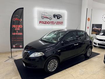 Lancia Ypsilon 1.2 69Cv