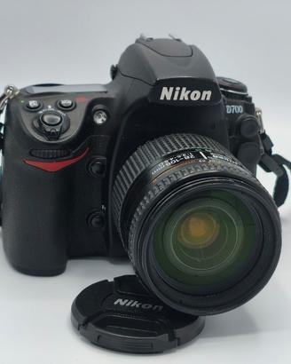 Nikon D700 con ob.zoom AF Nikkor 28-105D