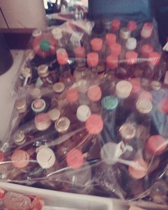 100 bottiglierte integre etichete di liquori vari 