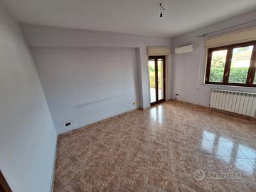 Appartamento esclusivo trav. via Paruta