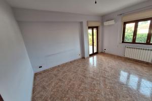 Appartamento esclusivo trav. via Paruta