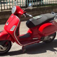 Piaggio Vespa 250 GTS ie 2012