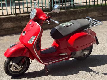Piaggio Vespa 250 GTS ie 2012