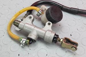 POMPA POSTERIORE YAMAHA YZF 426 2000 2002 YZ-F 200