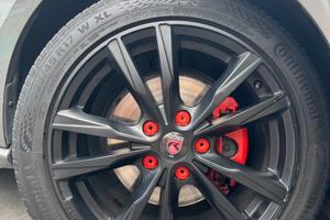 Cerchi in lega REDS 17”By MOMO+ Gomme Continental