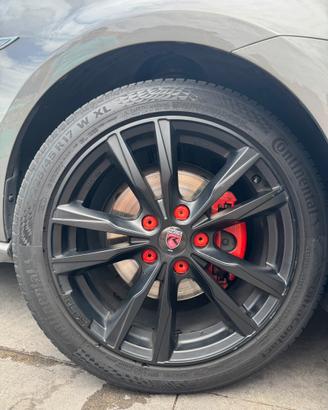 Cerchi in lega REDS 17”By MOMO+ Gomme Continental