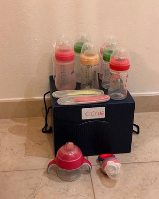 biberon e utensili vari per pasti neonati