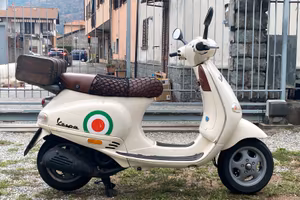 Piaggio Vespa 150 ET4 (2000) - Pronta all’uso