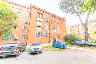 TRILOCALE IN VIA SAGUNTO!