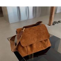 borsa con tracolla scamosciata