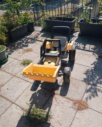 Trattore a pedali peg-perego