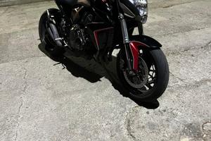 Honda cb 1000r