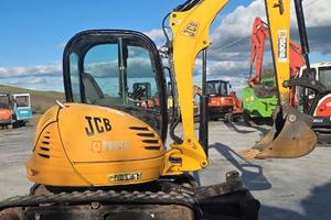 MINIESCAVATORE JCB 8055