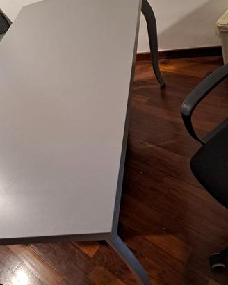 Scrivania ikea 
