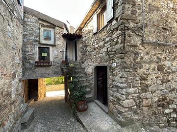 3 LOCALI A BASCHI