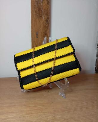 Borsetta clutch ape catena dorata Monteiasi (TA)