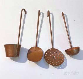 Set Mestoli Vintage in Rame da Parete (4 Pezzi)