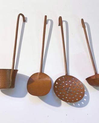 Set Mestoli Vintage in Rame da Parete (4 Pezzi)