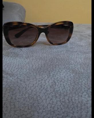 occhiali da sole vogue