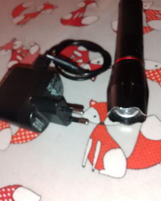 lampada torcia a LED batteria ricaricabile