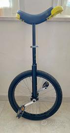 Monociclo Qu-Ax