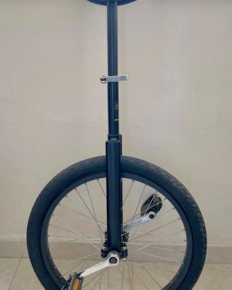 Monociclo Qu-Ax