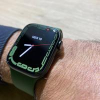 Apple Watch serie 7 LEGGI