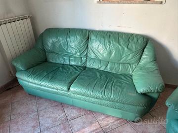  divano e poltrona in pelle