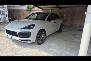 Porsche Cayenne Platinum Edition 
