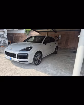 Porsche Cayenne Platinum Edition 