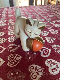 Thun gatto con palla