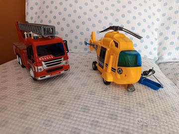 Elicottero hersity e camion dei pompieri