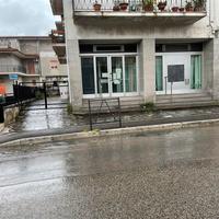 Locale commerciale ex Banca Intesa a Villa Raspa