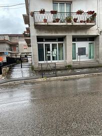 Locale commerciale ex Banca Intesa a Villa Raspa