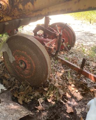 Attrezzo agricolo trainato idraulico da ripristino