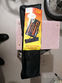 Set accessori barbecue