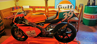 Honda gp 250 team Pileri