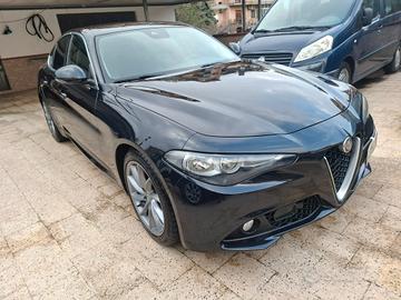 Alfa Romeo Giulia - 2.2 Eco Business Super 180 CV