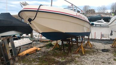 barca open 5.40 mt. con motore Johnson 40 cv 4t