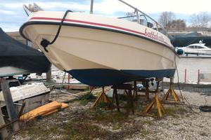 barca open 5.40 mt. con motore Johnson 40 cv 4t