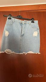 Gonna in denim strappata con orlo a grezzo