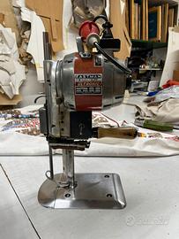 Taglierina verticale per tessuti