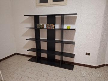 libreria in legno nera