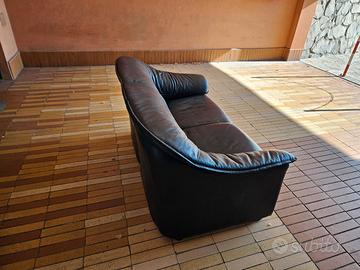 Divano in pelle nero