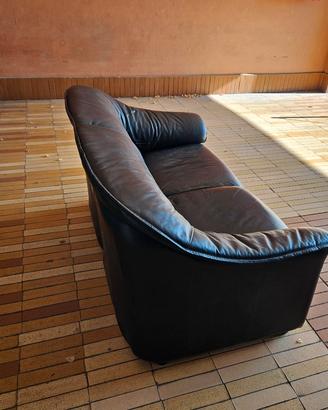 Divano in pelle nero
