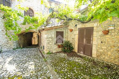 4 LOCALI A COTTANELLO